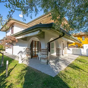 Fiorita Apartment